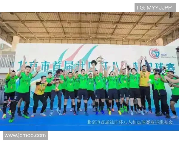 三名拥有三个名字的足球明星盘点 他们的成就与传奇故事