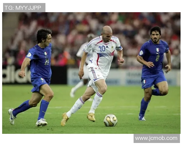 全球顶级足球四号位球员排名榜单 领军人物与潜力新星的激烈对决 全球顶级足球四号位球员排名榜单 领军人物与潜力新星的激烈对决