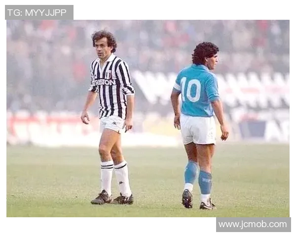 足球二号球衣传奇球星盘点 探索他们的足球故事与成就