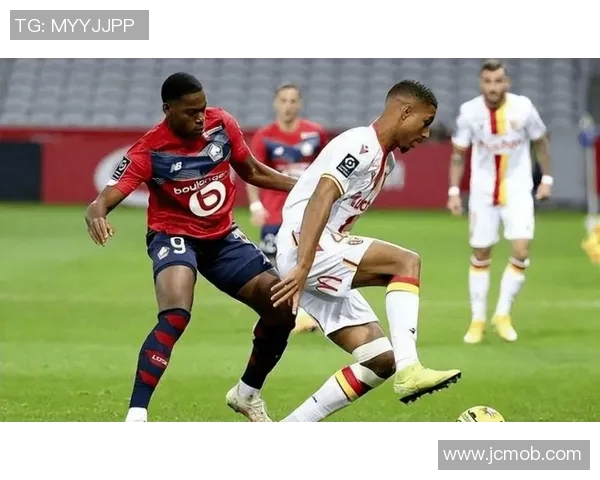 足球大黄蜂队当家球星领衔新赛季冲击目标目标团队和个人荣誉双重追求