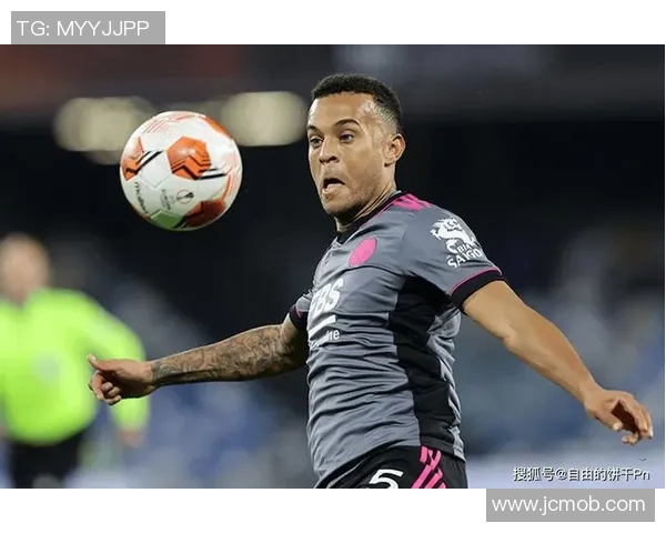 足球球星丰塔娜的妻子是谁 了解这位神秘女子背后的故事